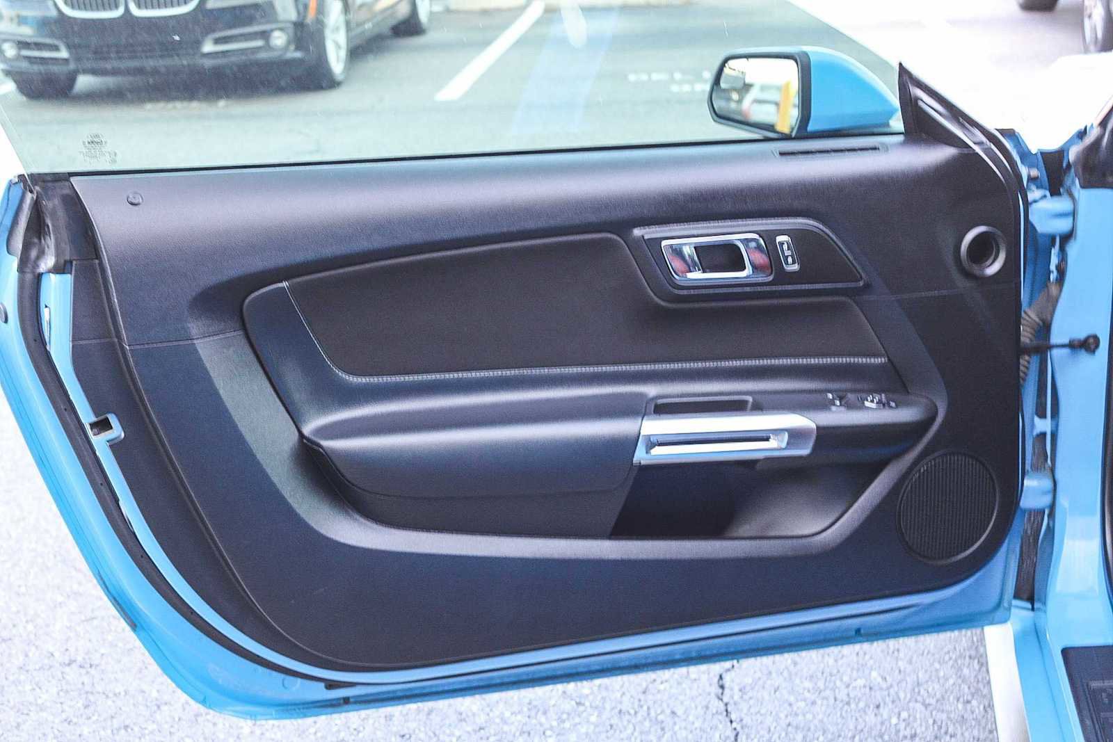 Used 2017 Ford Mustang GT RWD image 21