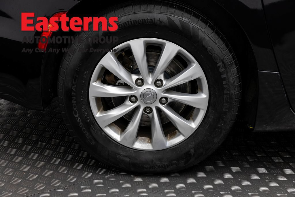 Used 2019 Chrysler Pacifica Touring-L FWD image 29