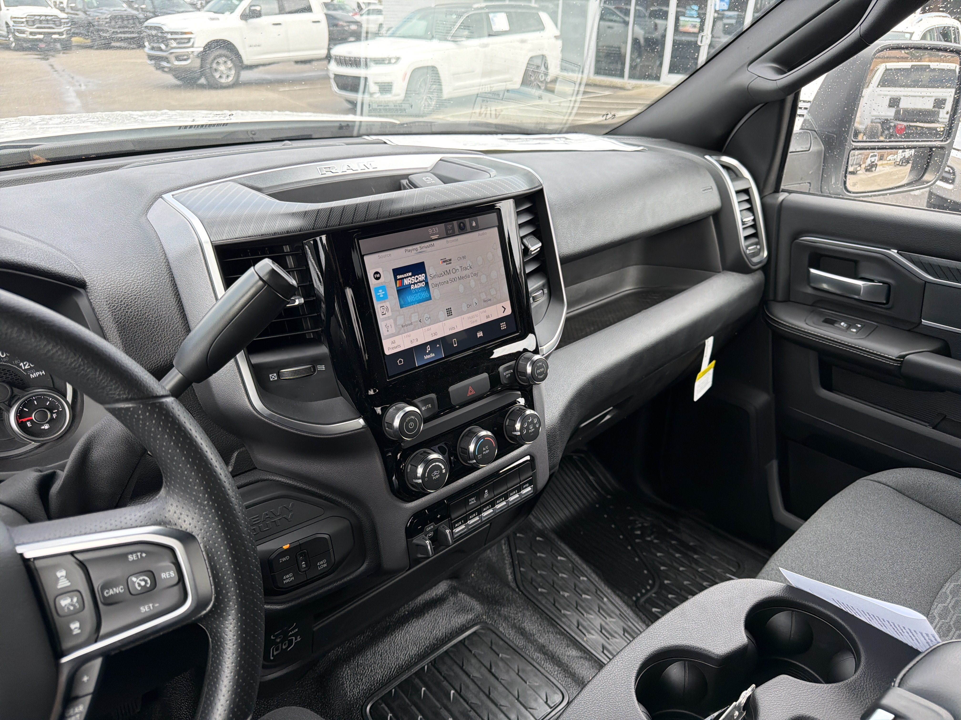 Used 2025 RAM 3500 Big Horn AWD/4WD image 16