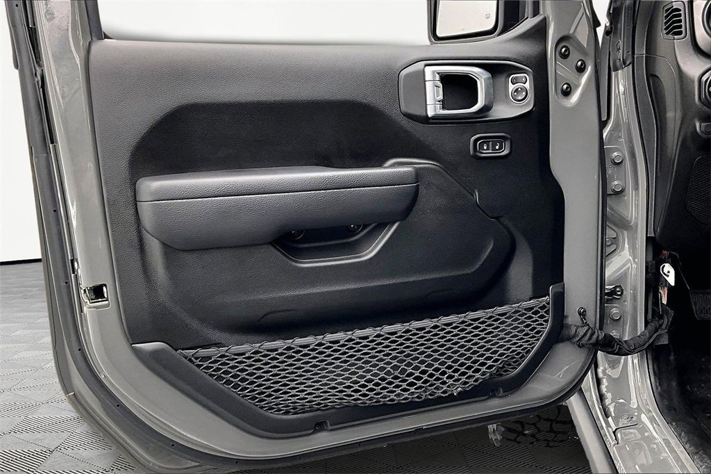 Used 2022 Jeep Gladiator Willys image 24