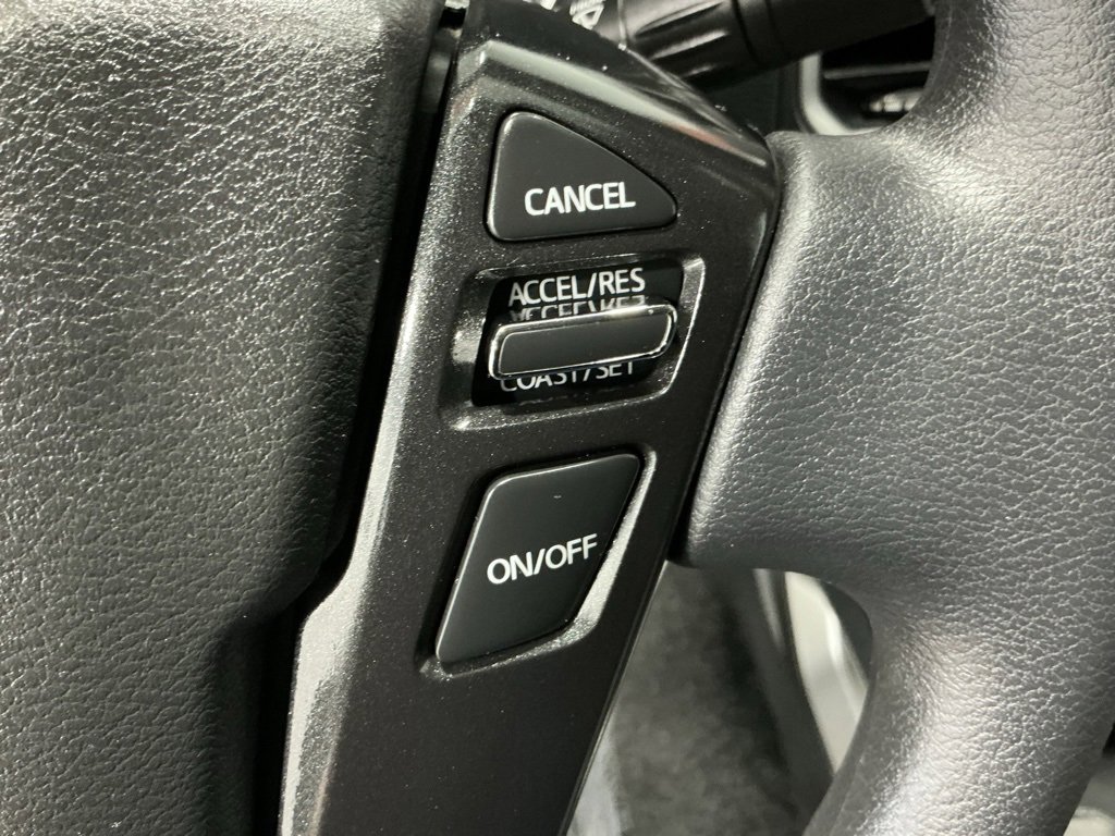 Used 2023 Nissan Frontier SV image 10