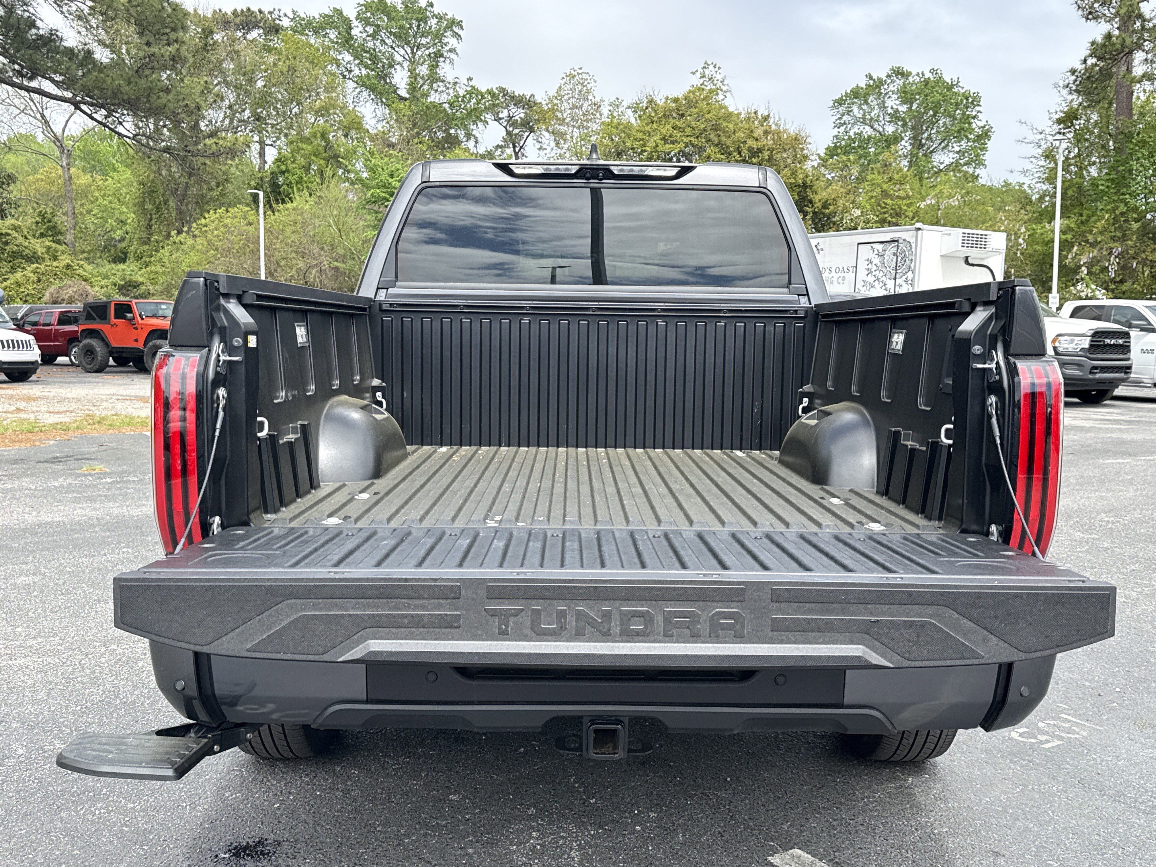 Used 2025 Toyota Tundra Platinum AWD/4WD image 31