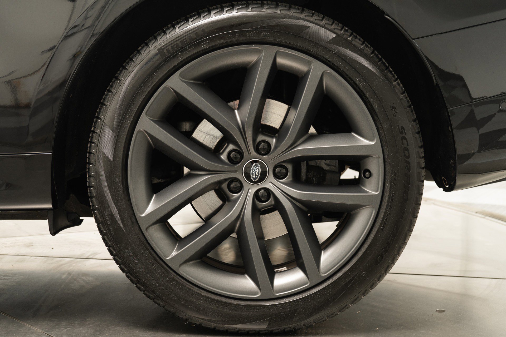 Used 2023 Land Rover Range Rover Sport SE Dynamic image 11