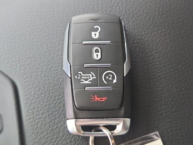 New 2026 RAM 2500 Laramie AWD/4WD image 39