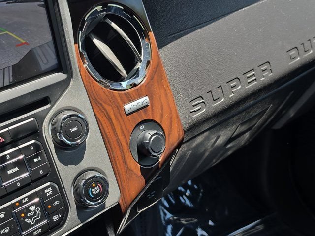 Used 2015 Ford F250 Lariat AWD/4WD image 27