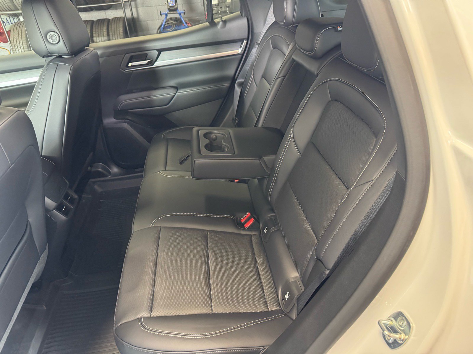New 2027 GMC Terrain Elevation w/ Elevation Premium Package AWD/4WD image 12