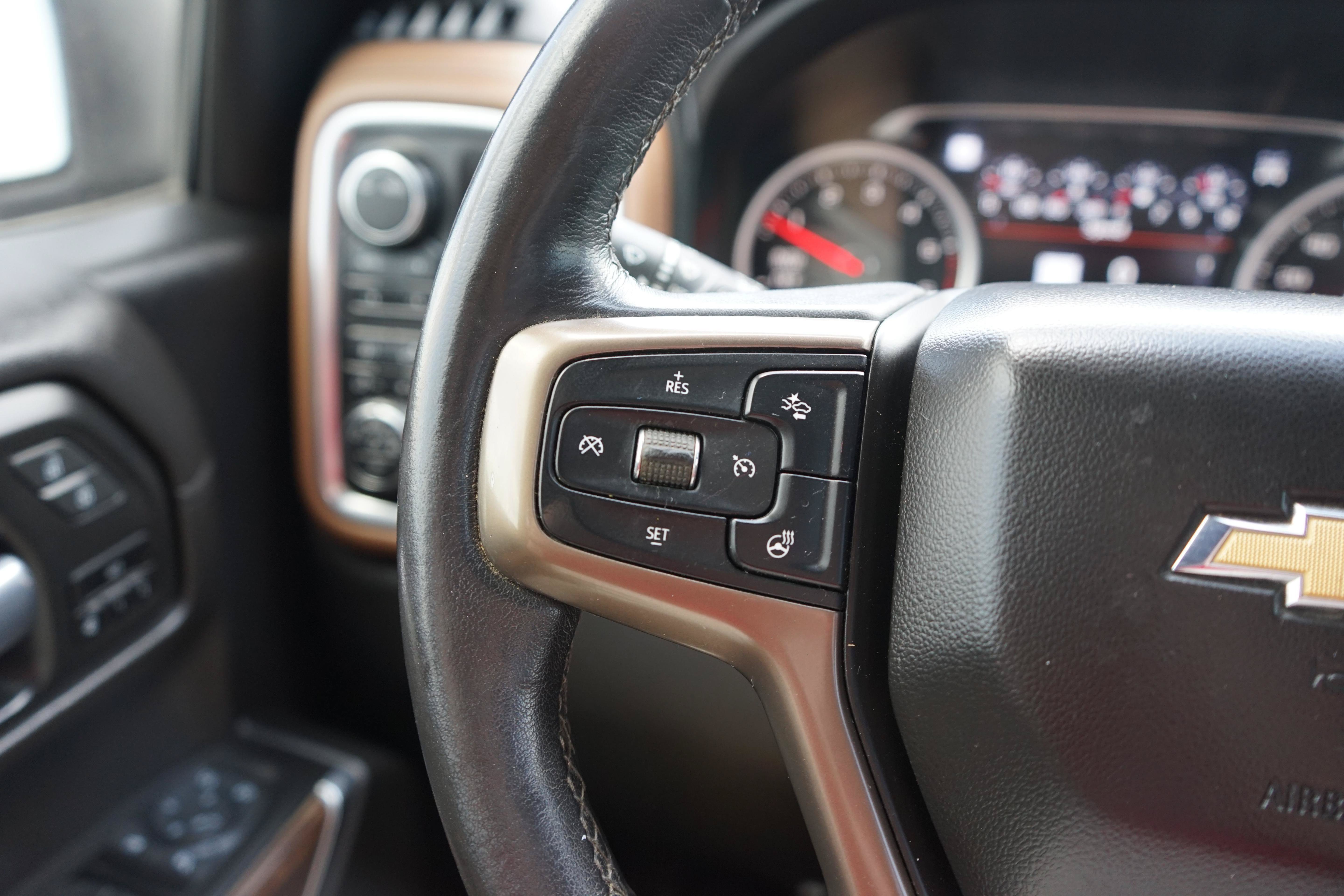 Used 2020 Chevrolet Silverado 1500 High Country w/ Technology Package AWD/4WD image 13