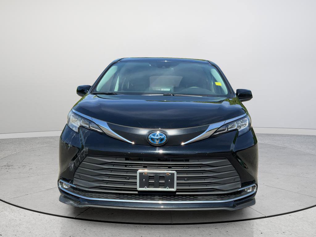 Used 2022 Toyota Sienna XLE FWD image 4