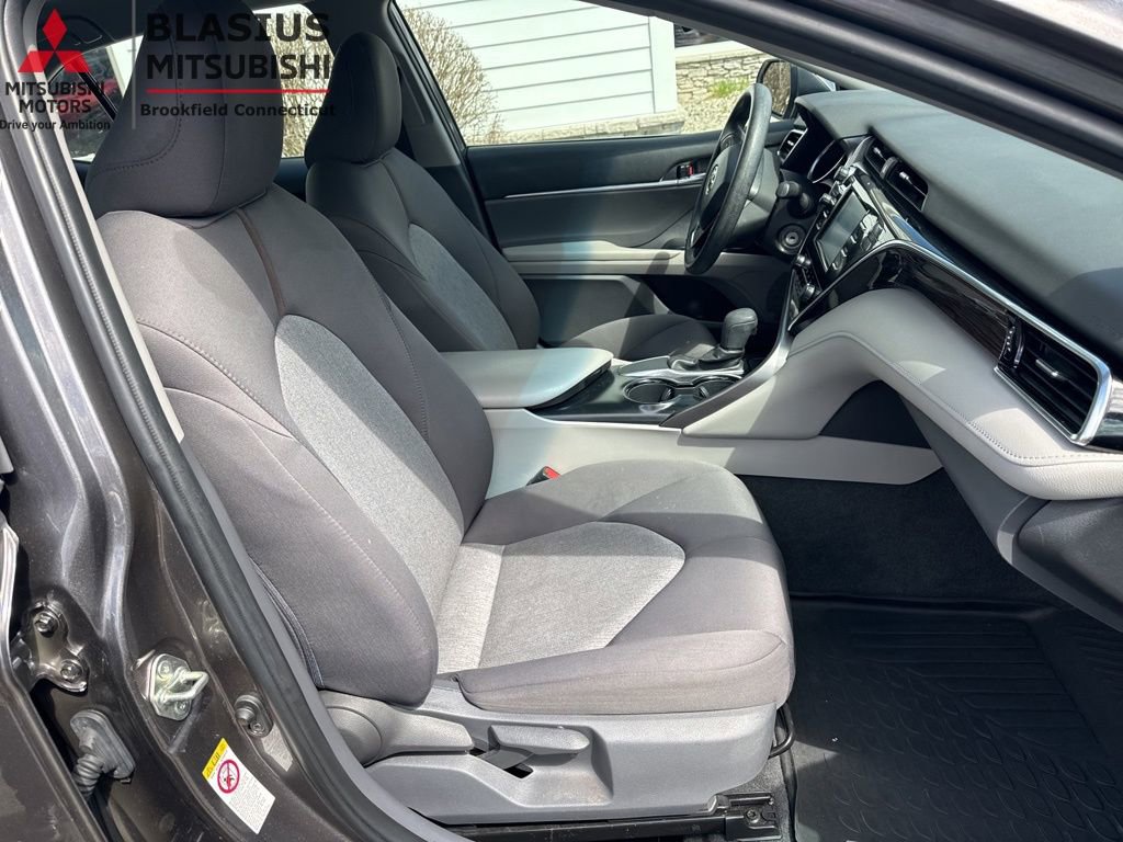Used 2018 Toyota Camry LE FWD image 29
