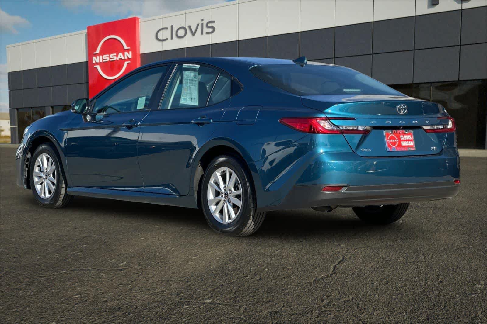 Used 2025 Toyota Camry LE FWD image 7