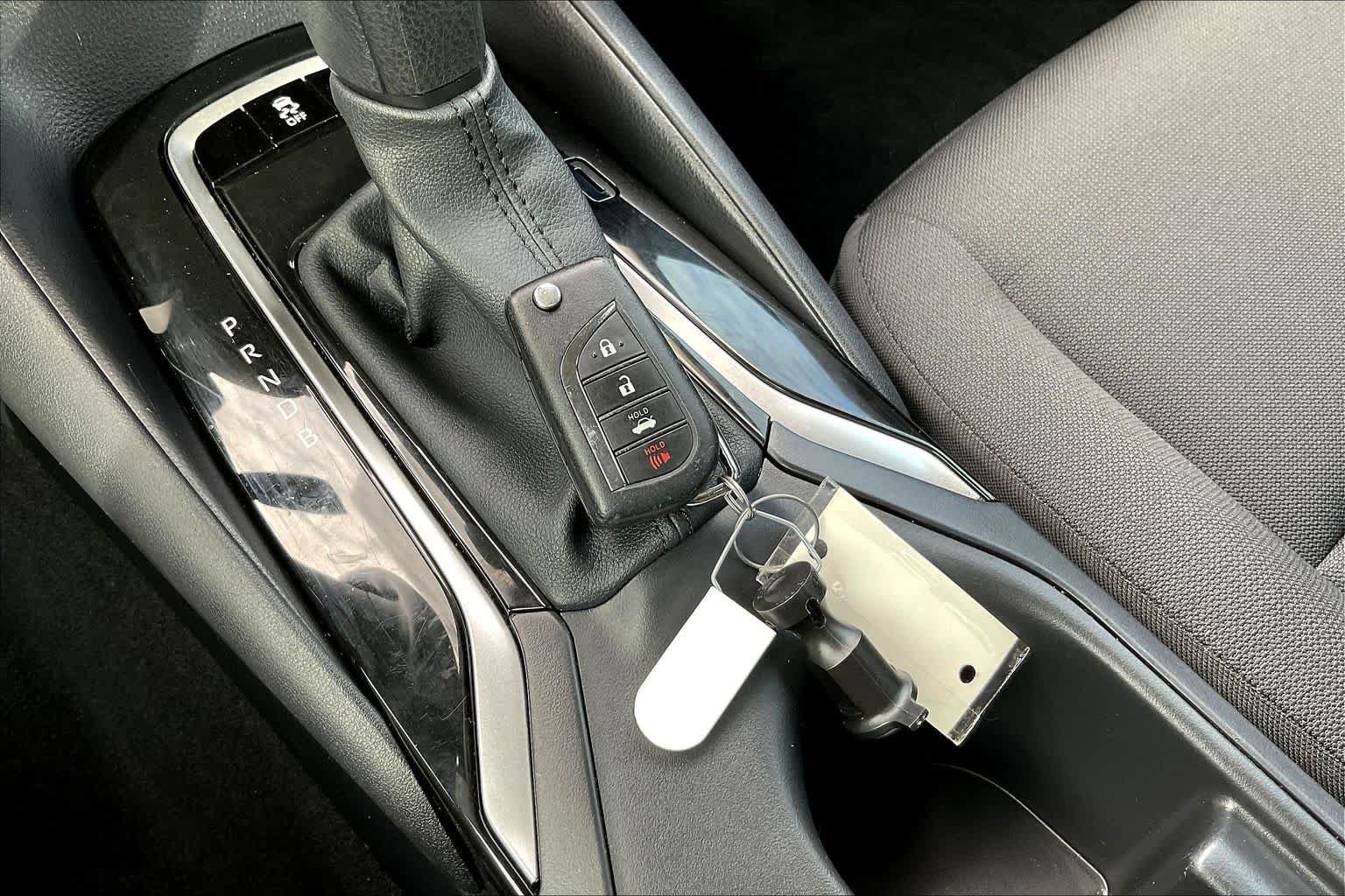 Used 2025 Toyota Corolla LE FWD image 14