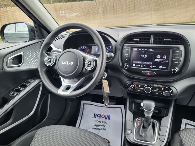 Used 2022 Kia Soul LX w/ Technology Package image 15
