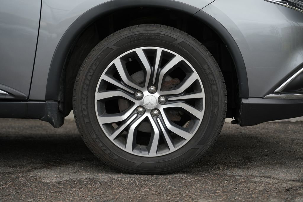 Used 2016 Mitsubishi Outlander SE AWD/4WD image 12