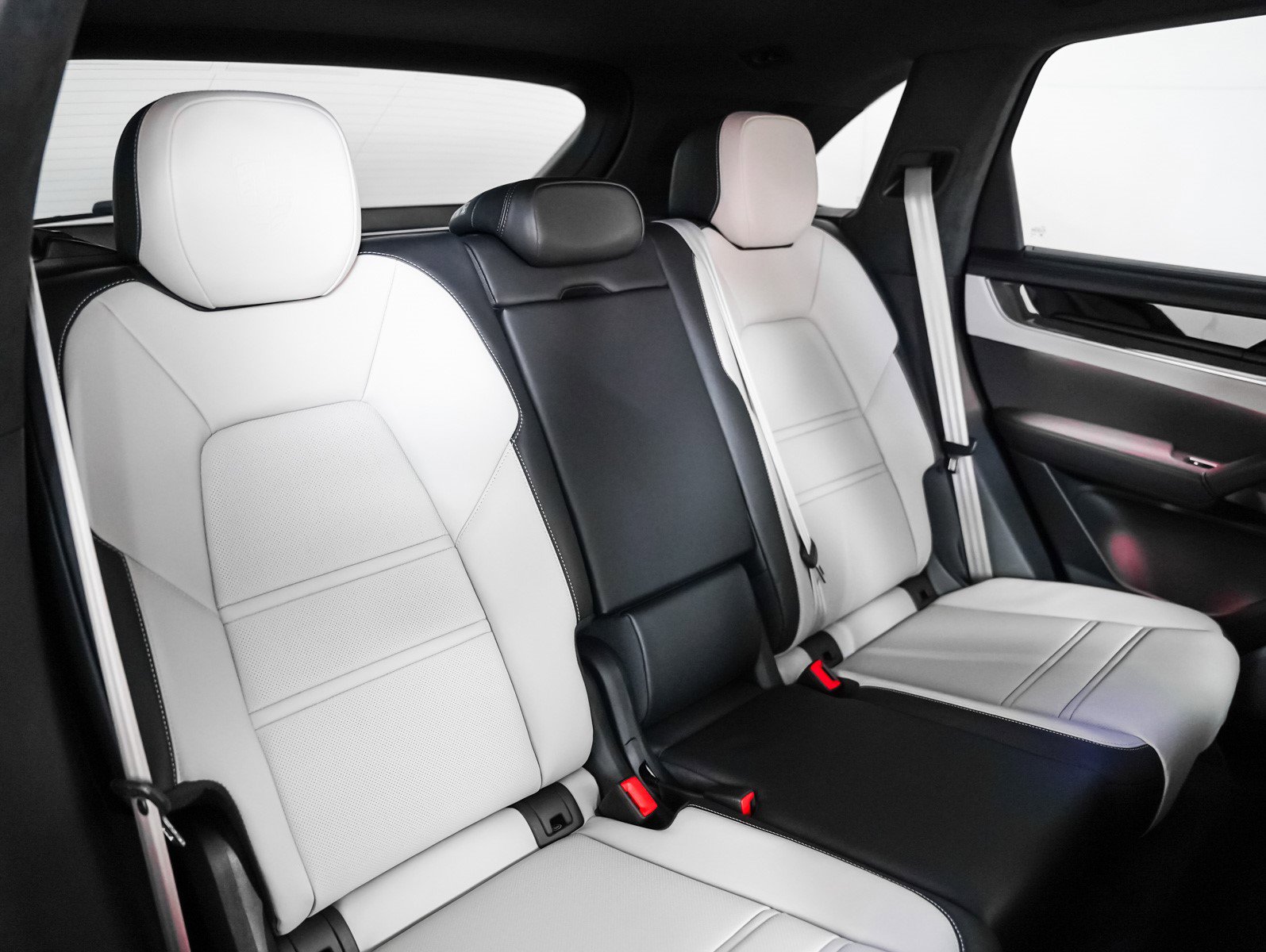 New 2026 Porsche Cayenne Turbo image 6