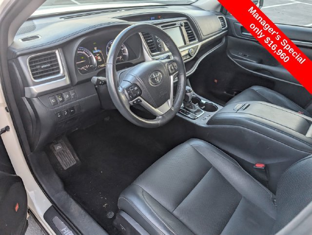 Used 2015 Toyota Highlander Limited Platinum AWD/4WD image 12