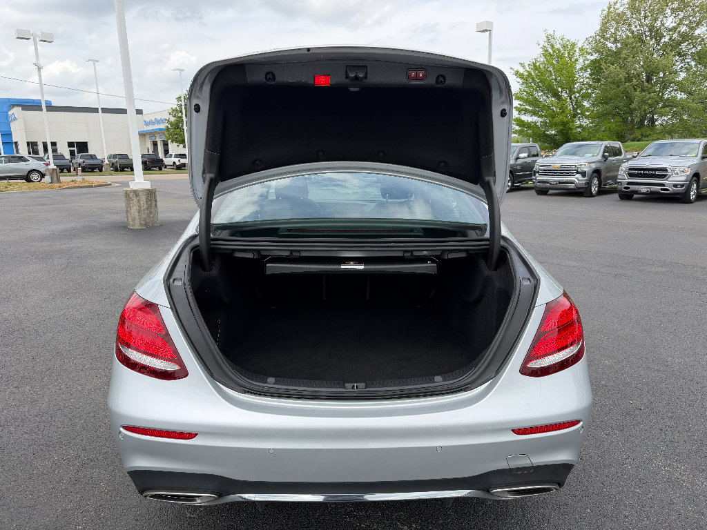 Used 2019 Mercedes-Benz E 300 4MATIC image 12