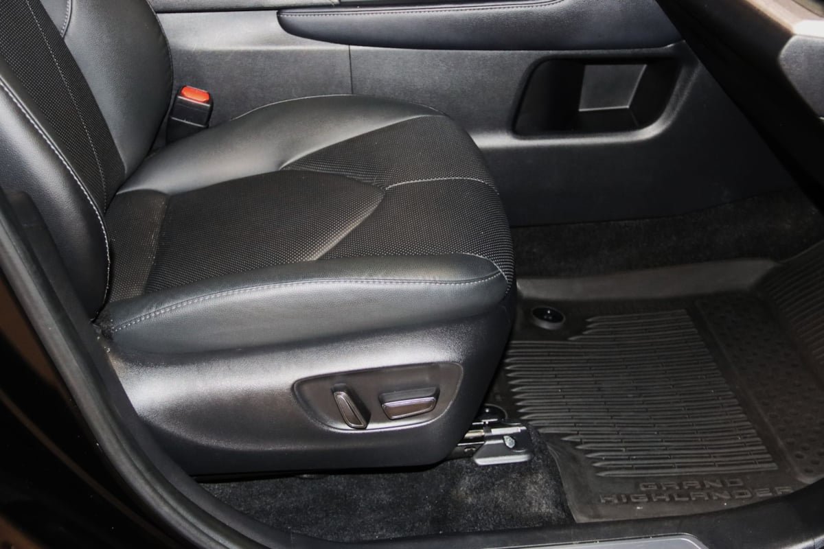 Used 2024 Toyota Grand Highlander FWD image 52