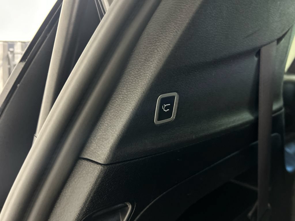 Used 2025 Chrysler Pacifica Select FWD image 31