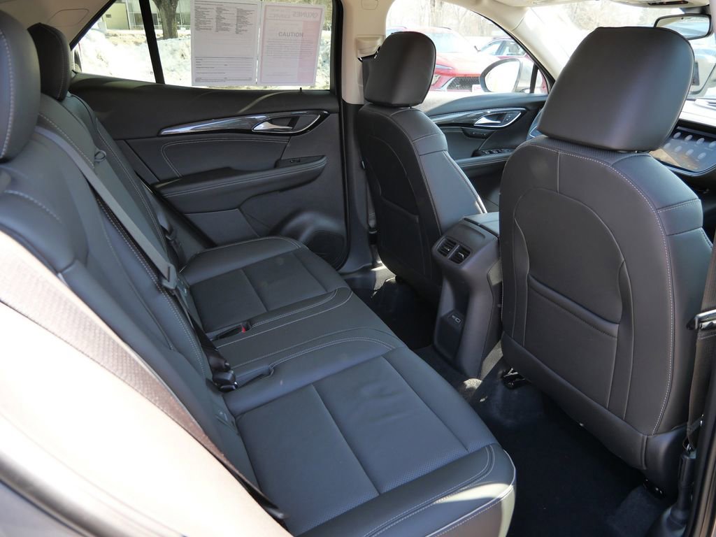 Used 2022 Buick Envision Essence w/ Technology Package I image 18