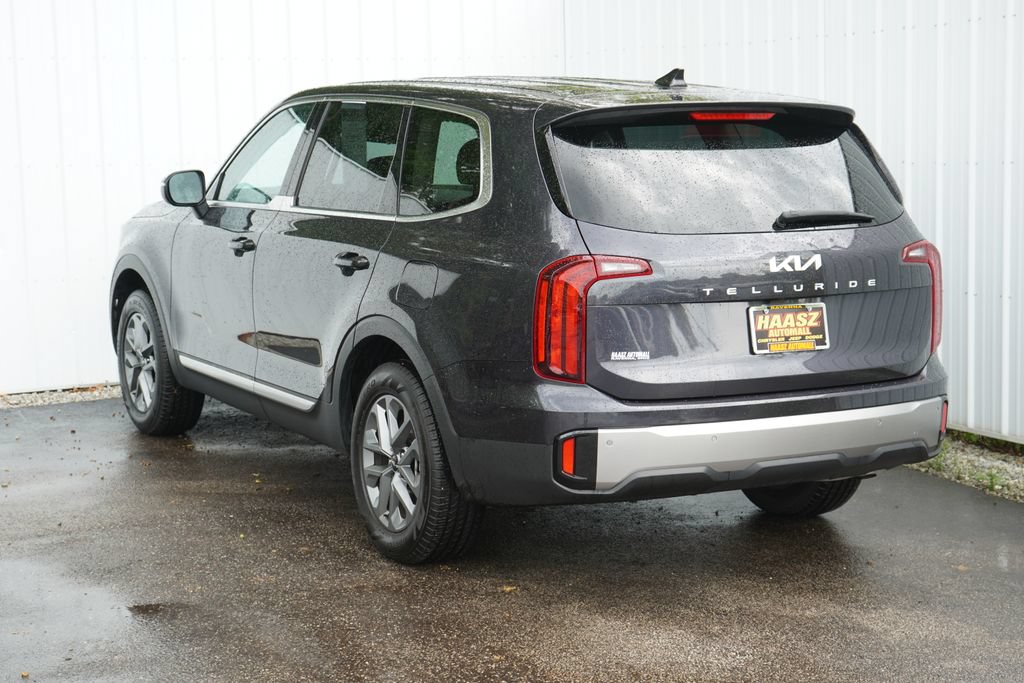 Used 2025 Kia Telluride LX FWD image 4