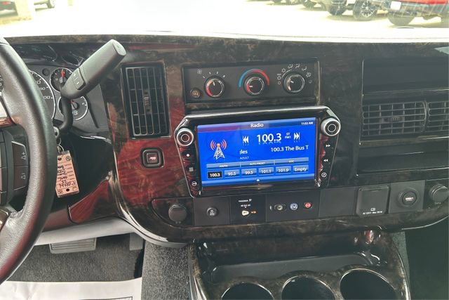 Used 2023 GMC Savana 2500 Extended image 9