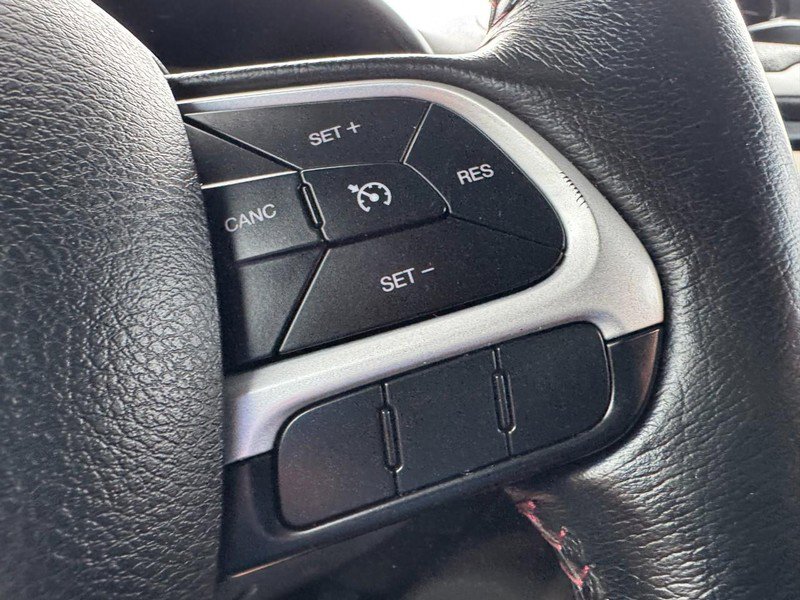 Used 2015 Jeep Renegade Trailhawk w/ Cold Weather Group image 17