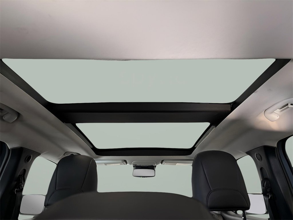 Used 2018 Jeep Renegade Limited w/ UConnect 8.4 Nav Group image 22