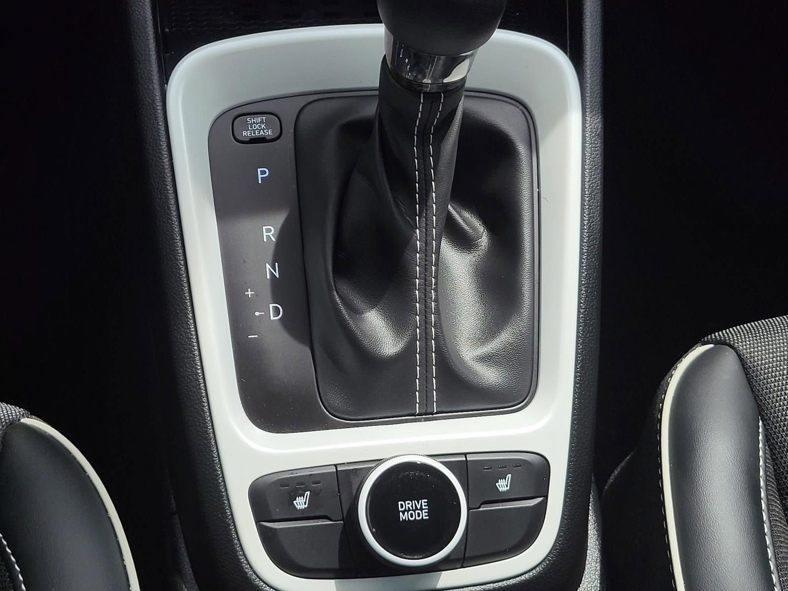 Certified 2024 Hyundai Venue Limited FWD image 23