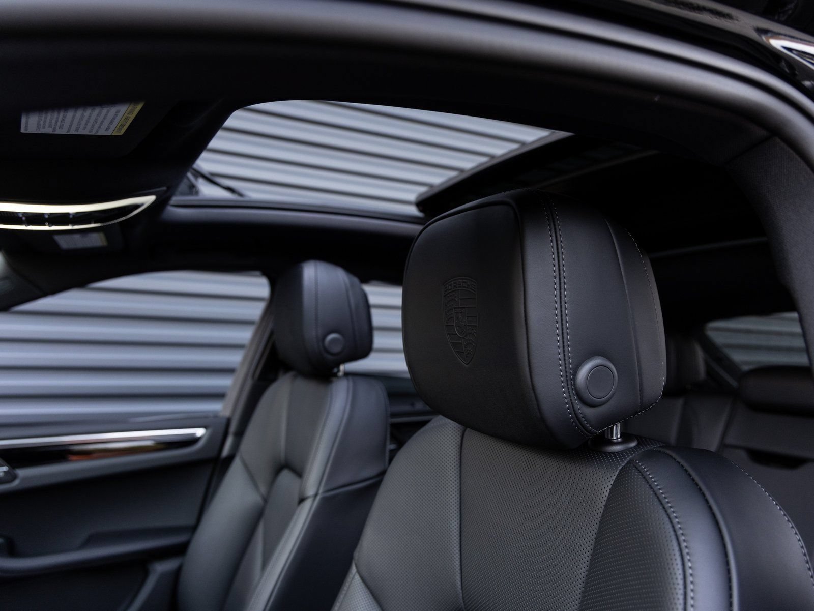New 2026 Porsche Macan AWD/4WD image 25