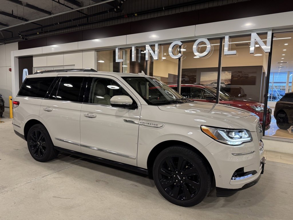 Used 2023 Lincoln Navigator Reserve w/ Monochromatic Package