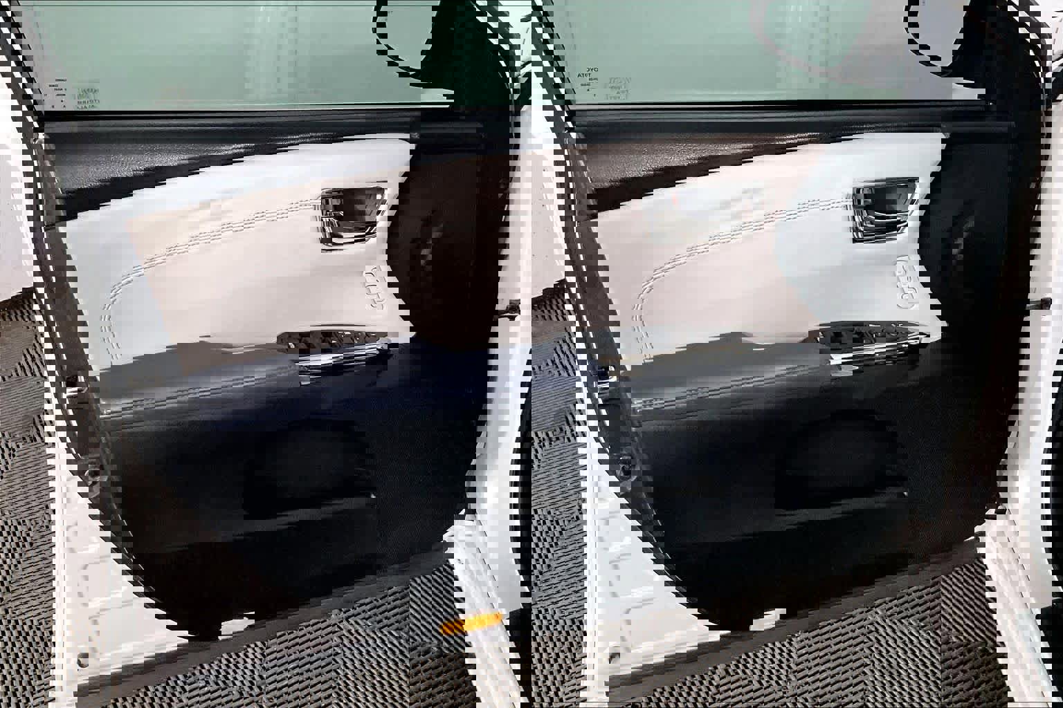 Used 2013 Toyota Avalon XLE Touring image 22