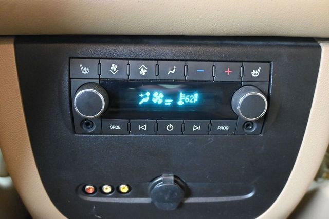 Used 2014 GMC Yukon Denali RWD image 24