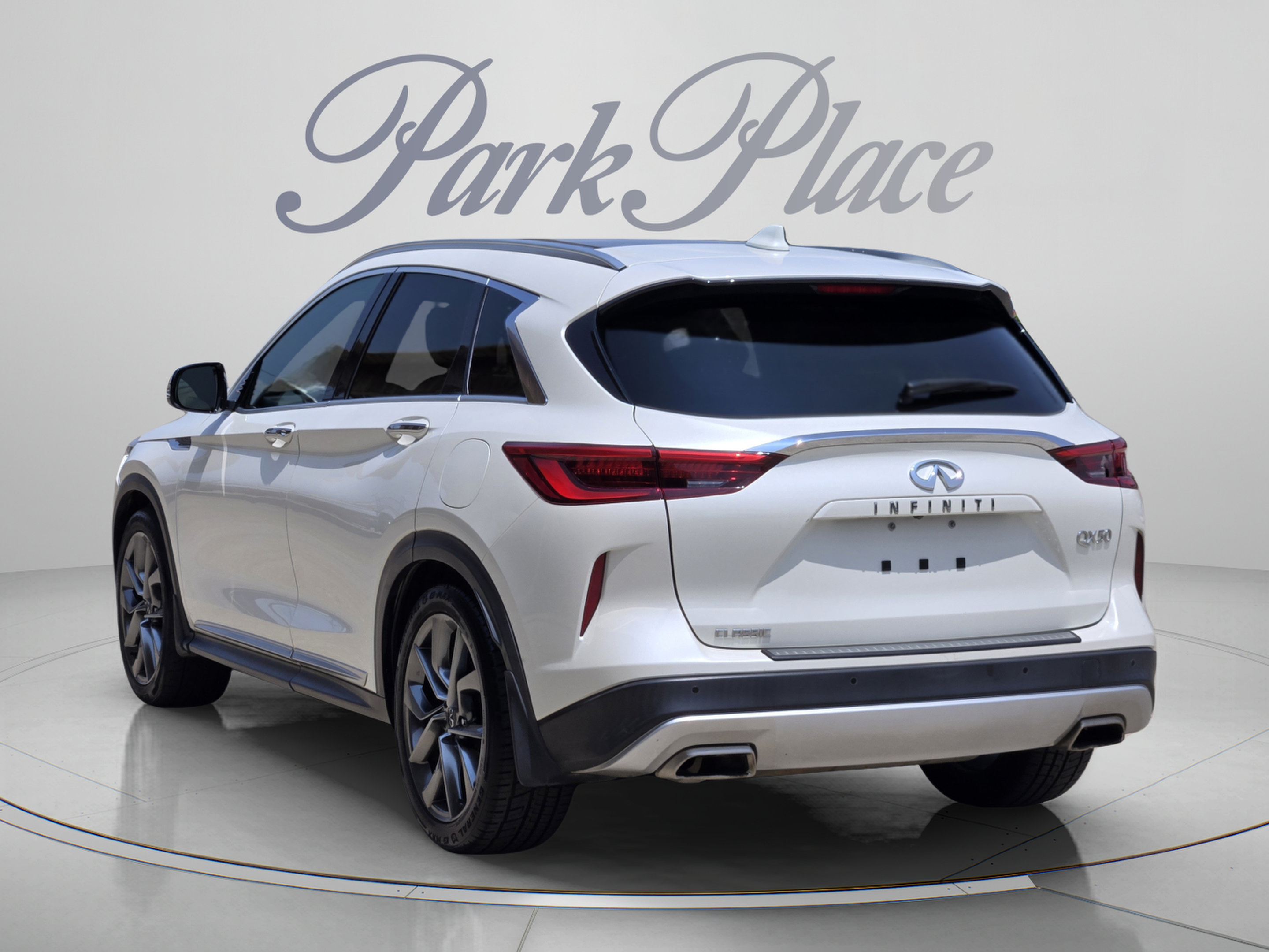 Used 2021 INFINITI QX50 Autograph w/ Accent Package FWD image 3