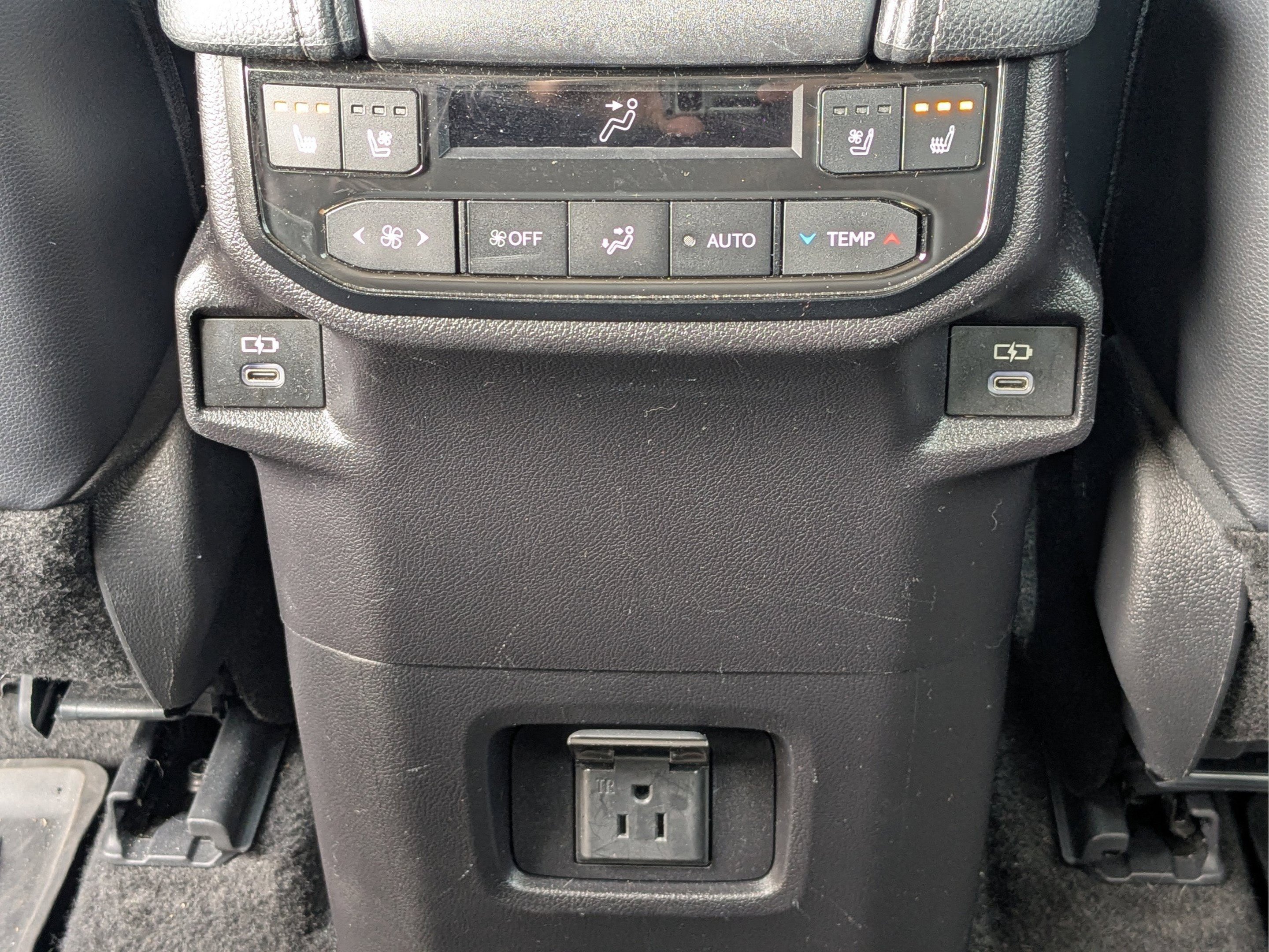 Used 2024 Toyota Grand Highlander AWD image 15