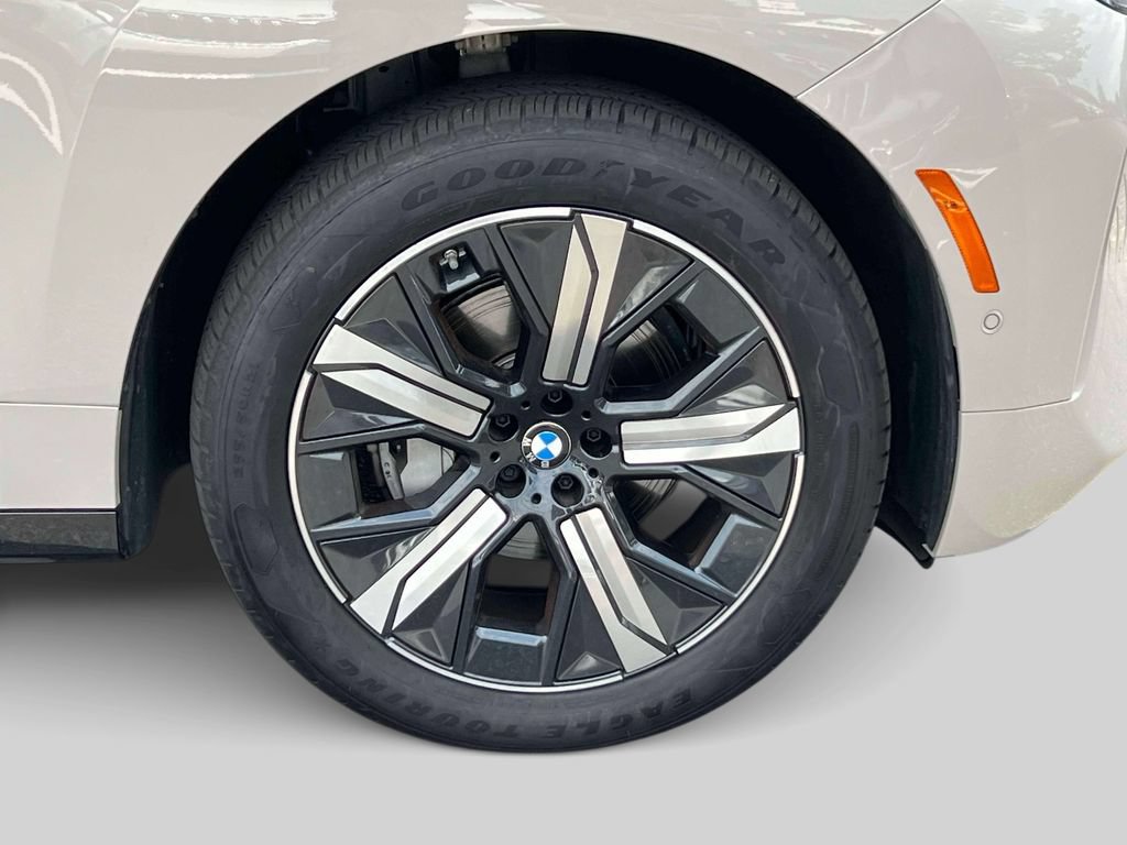 Used 2026 BMW iX xDrive60 w/ Premium Package AWD/4WD image 9