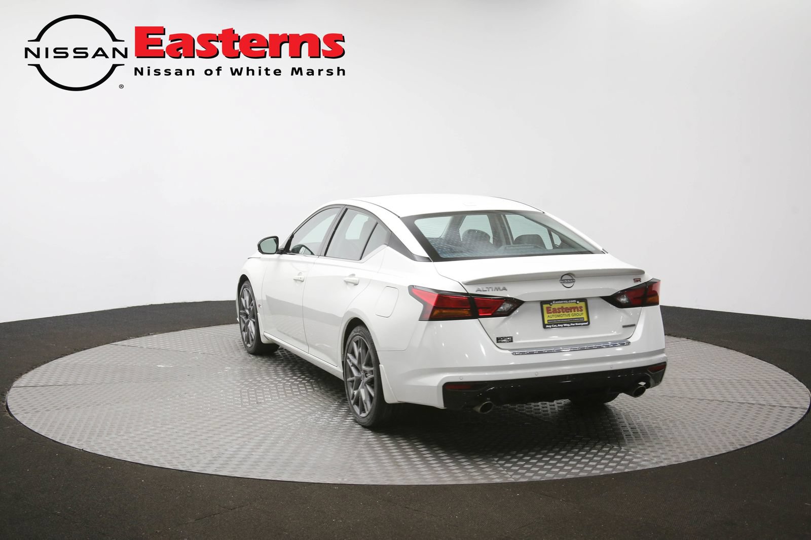 Used 2023 Nissan Altima 2.0 SR FWD image 64