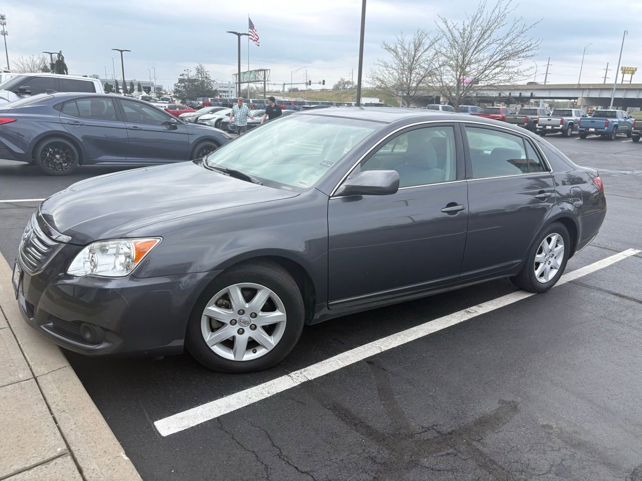 Used 2008 Toyota Avalon XL image 2