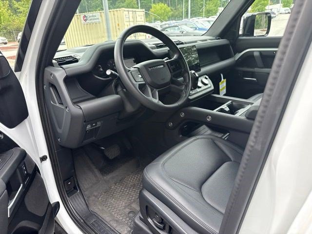 Used 2025 Land Rover Defender 110 S AWD/4WD image 8