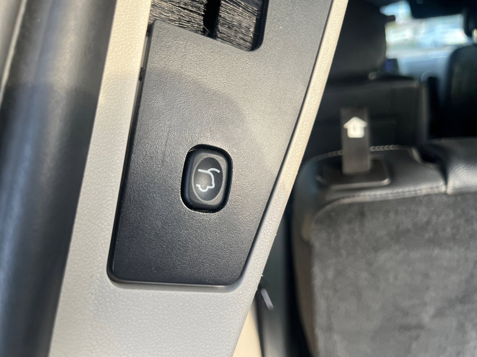 Used 2018 Dodge Grand Caravan SXT w/ Driver Convenience Group image 34