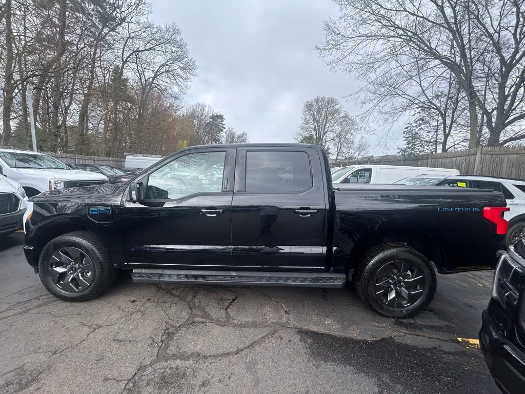 Used 2024 Ford F150 Lightning Flash AWD/4WD image 4