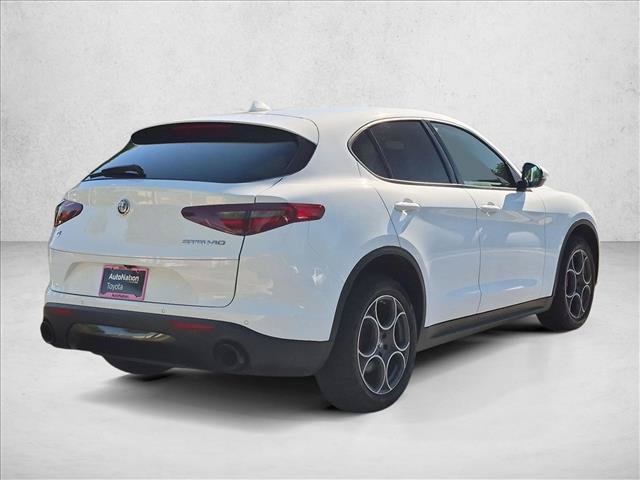 Used 2023 Alfa Romeo Stelvio Sprint AWD/4WD image 5