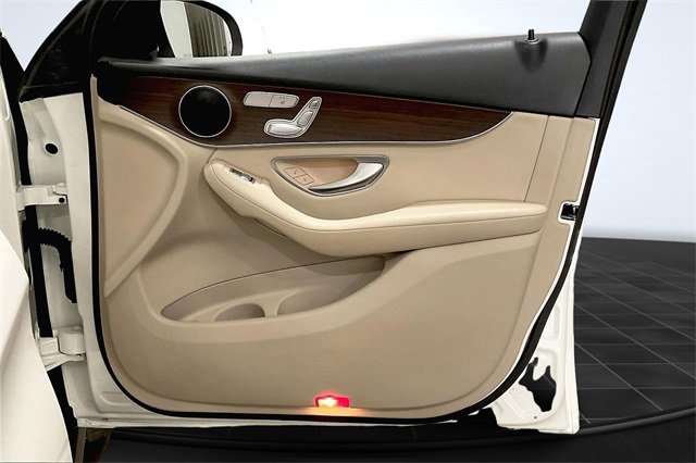 Used 2021 Mercedes-Benz GLC 300 4MATIC image 24