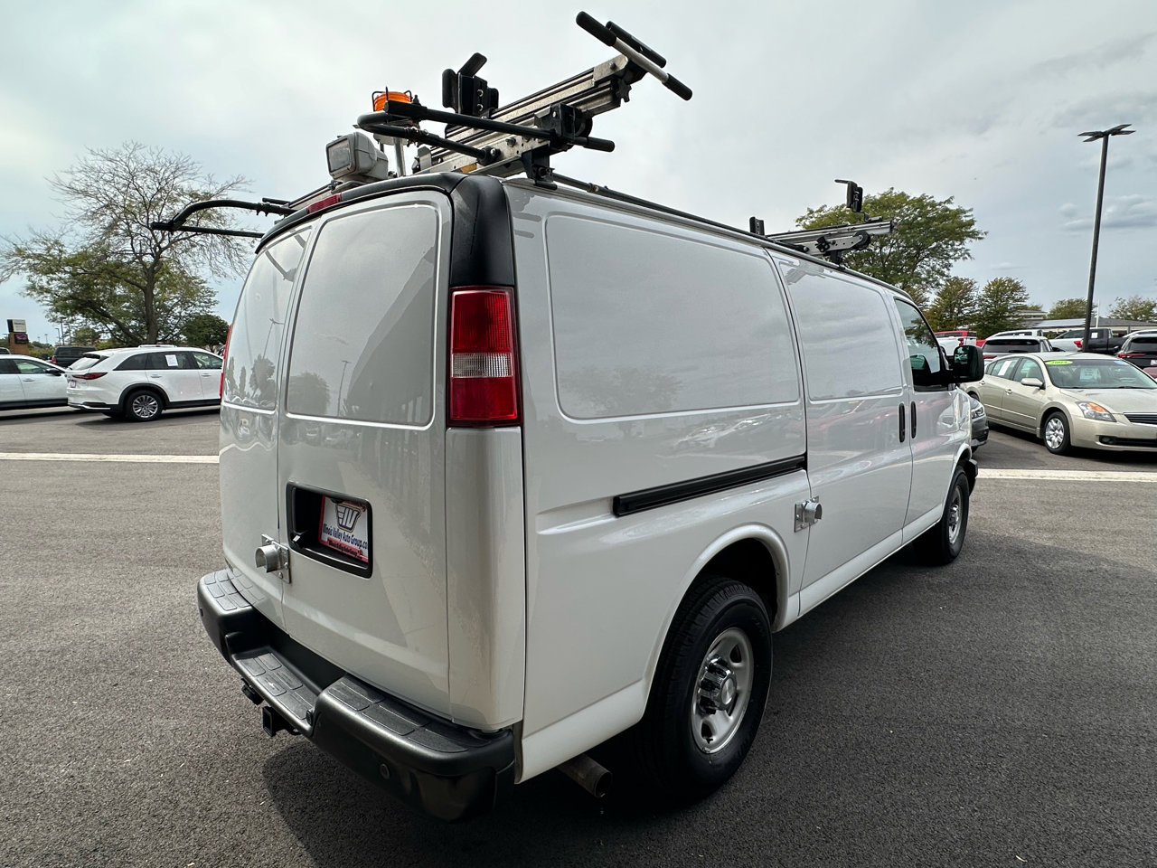 Used 2017 Chevrolet Express 2500 image 7