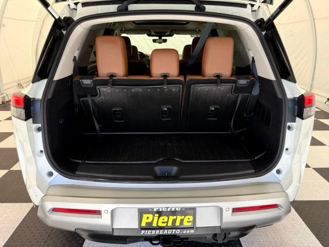 Used 2023 Nissan Pathfinder Platinum AWD/4WD image 4