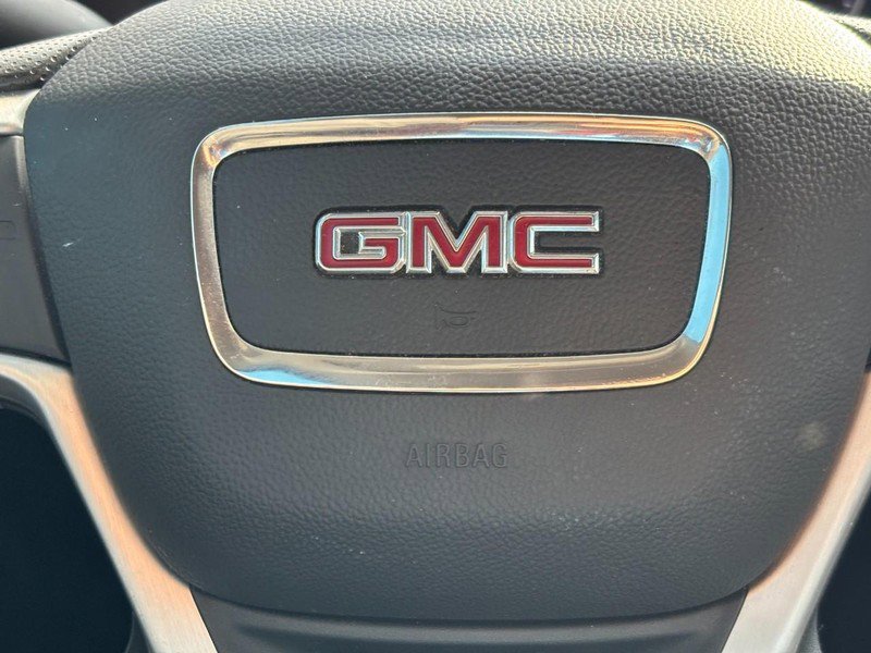 Used 2022 GMC Acadia SLE image 19