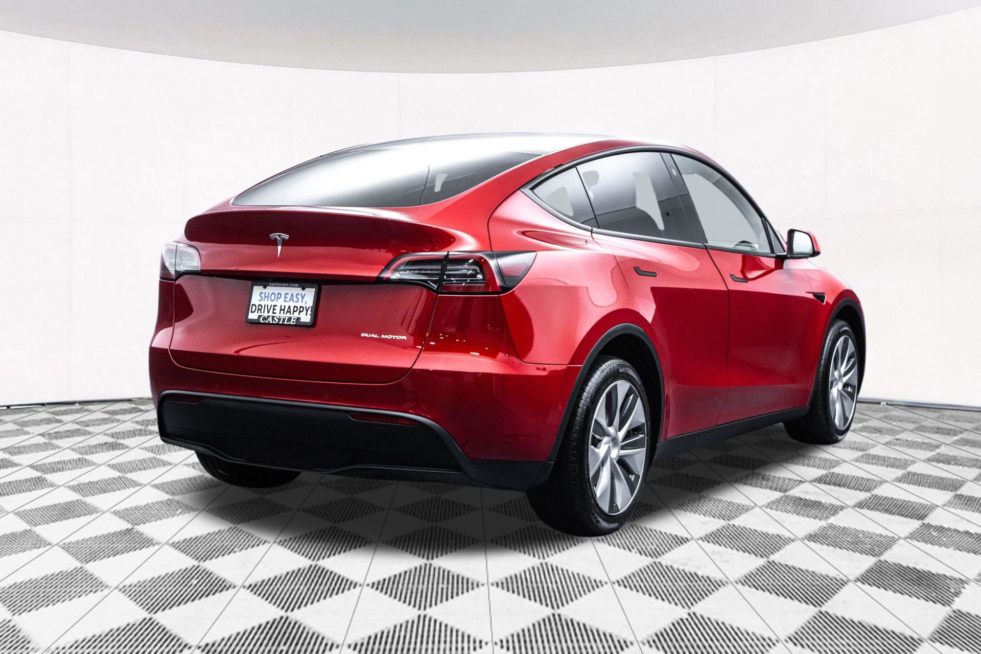 Used 2022 Tesla Model Y Long Range image 11
