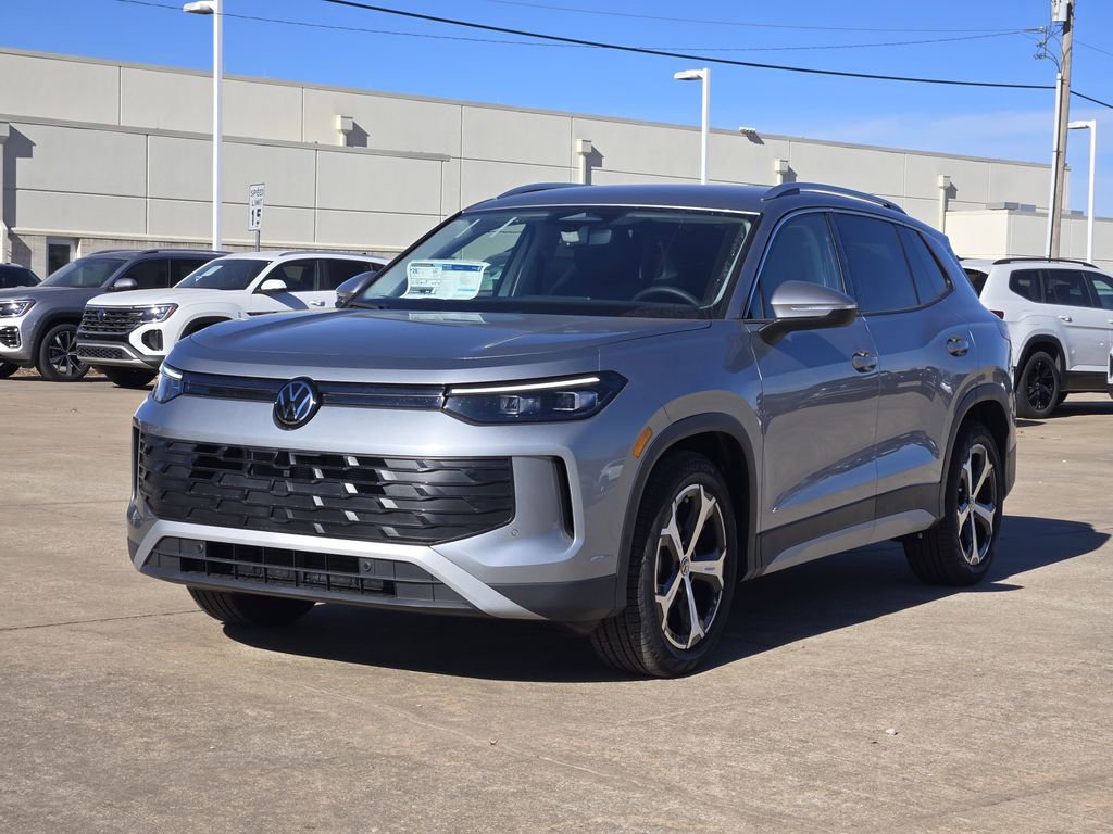 New 2026 Volkswagen Tiguan SE image 2