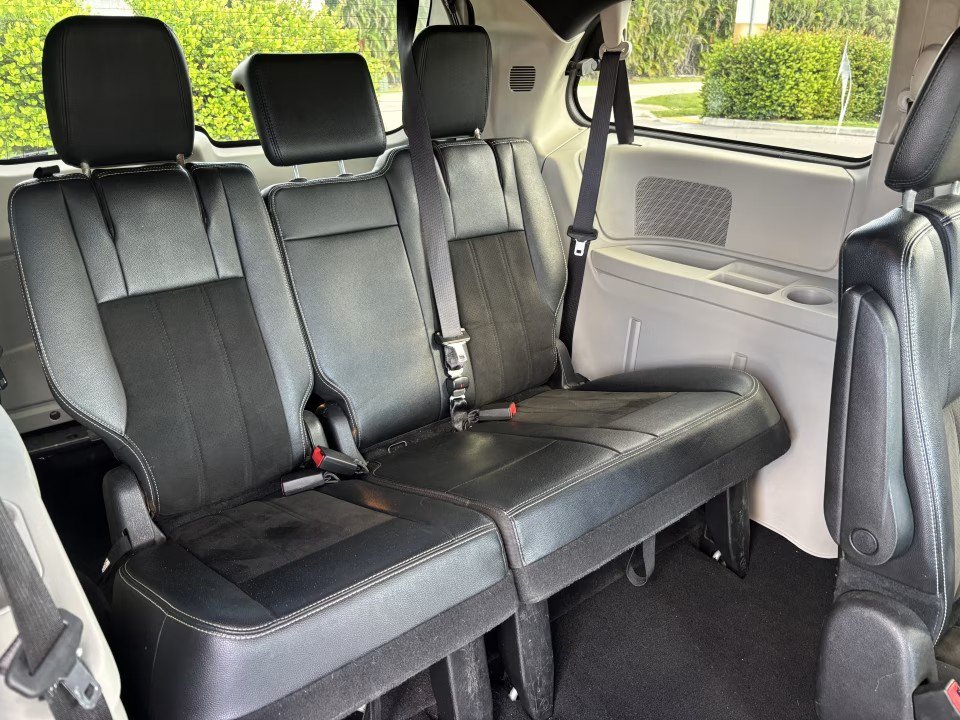 Used 2019 Dodge Grand Caravan SXT FWD image 22