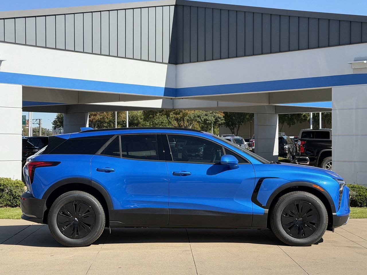 New 2026 Chevrolet Blazer EV LT w/ Super Cruise Package FWD image 3
