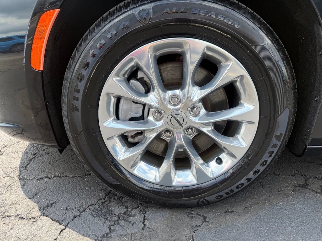 Used 2022 Chrysler Pacifica Touring-L AWD/4WD image 10